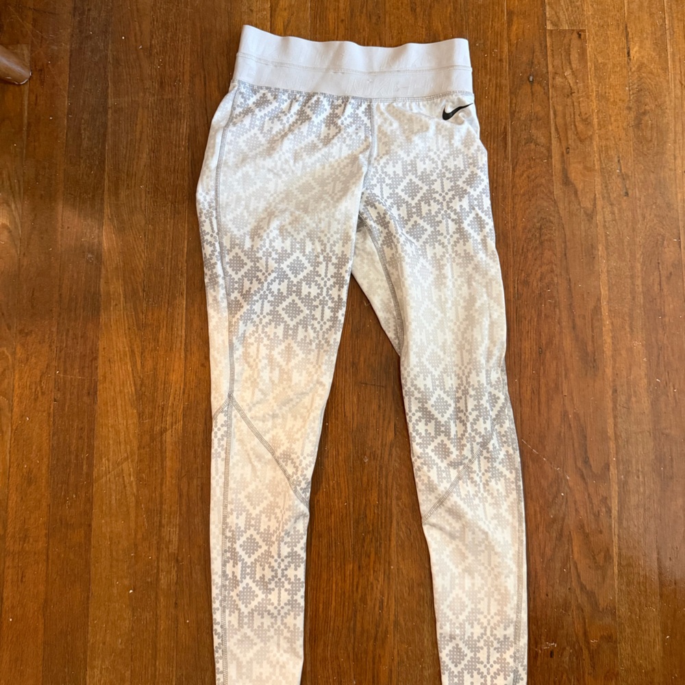 Nike Pro Women’s White and Gray Patterned Leggings